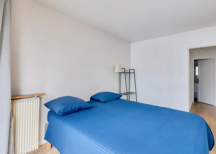 Апартаменты Quartier Saint Ambroise Париж